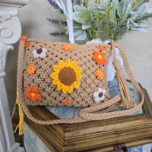FLR PWR Transformed Macrame Sunflower bag floral coin purse tan yellow orange - Picture 3 of 13